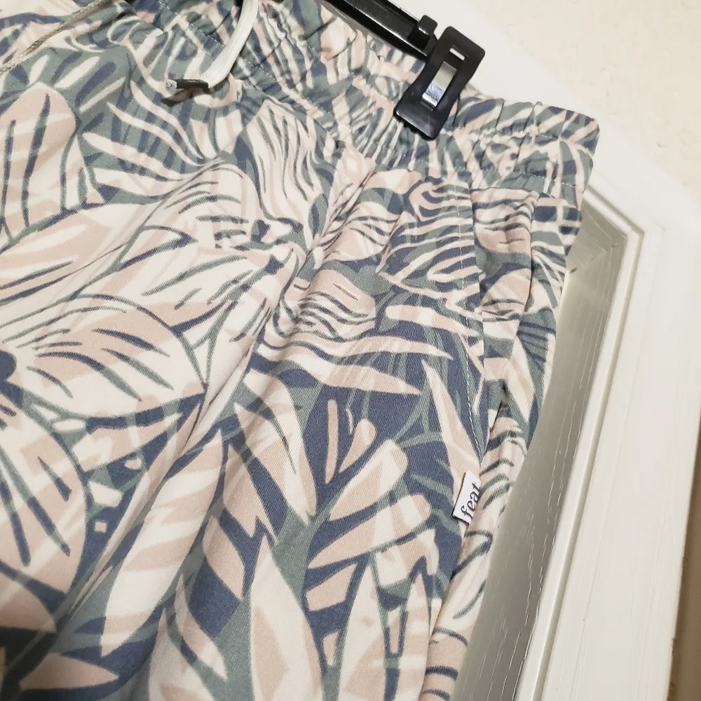 Feat Clothing Roam FlowTech Tropics Short‎ Men's Size XL Gray Pink Tropical